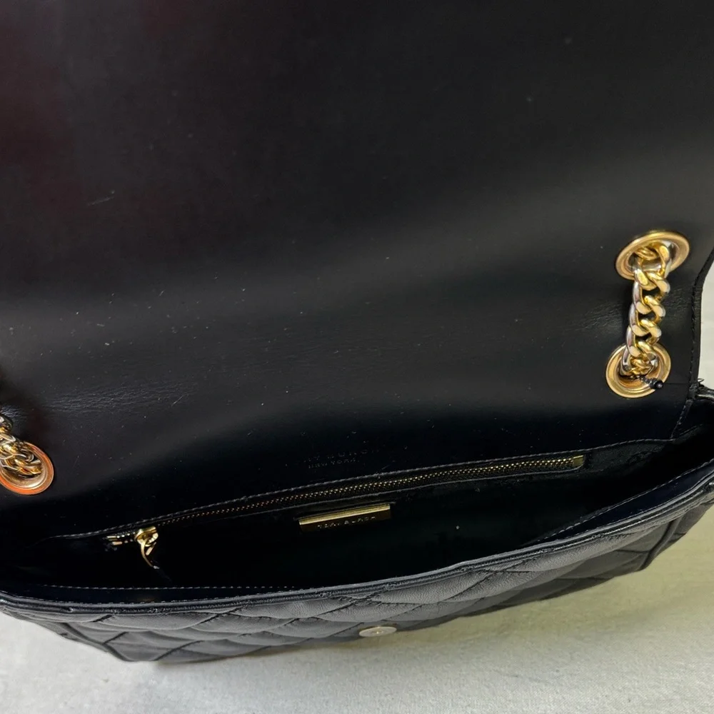 Tory Burch Willa in Volcanic Stone Black Quilted Chain Shoulder Bag.